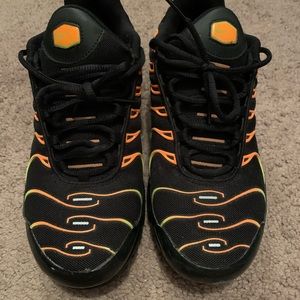 Nike Air Max Plus “black volt total orange”
